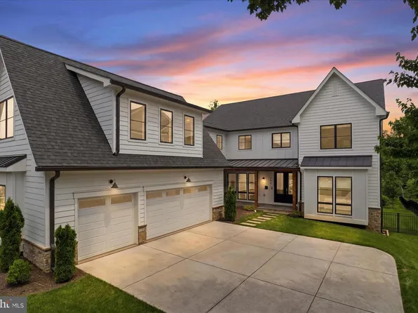 202 Branch Rd SE, Vienna, VA 22180