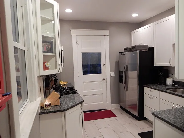 2823 Madison Rd — Photo 2
