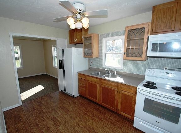 3rd image of 12137 Old Lexington Pike