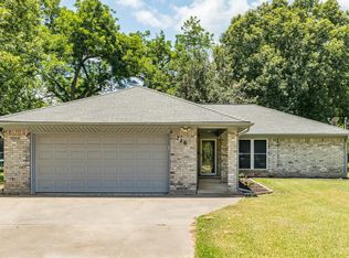 726 Arbor St, Clute, TX 77531