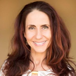 FAM REALTY GROUP - Team Leader Frances Moon
