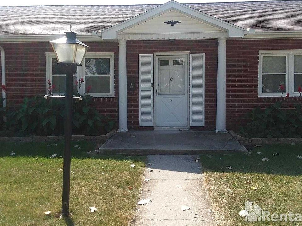 1st image of 800 S Woodlawn Ave APT I