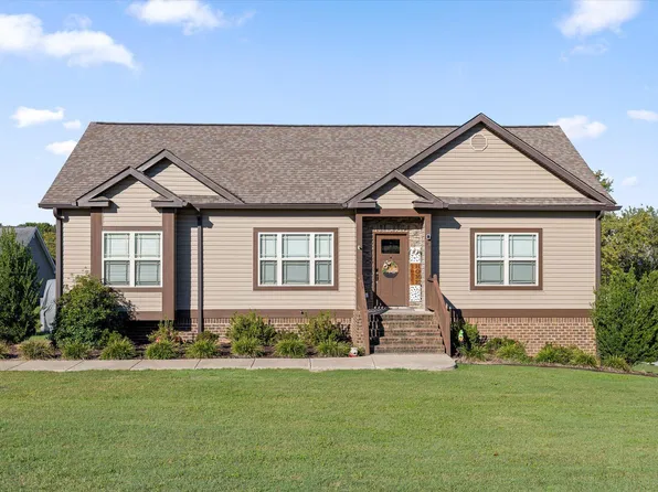 77 Donna Lee Dr, Fort Oglethorpe, GA 30742