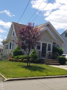 81 Hillside Ave, Woodbridge, NJ, 07095
