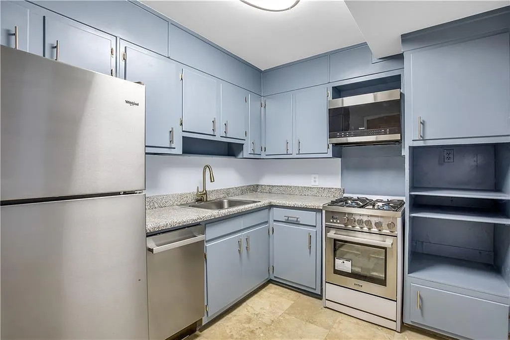 2965 Pharr Court South NW APT 302 photo 1