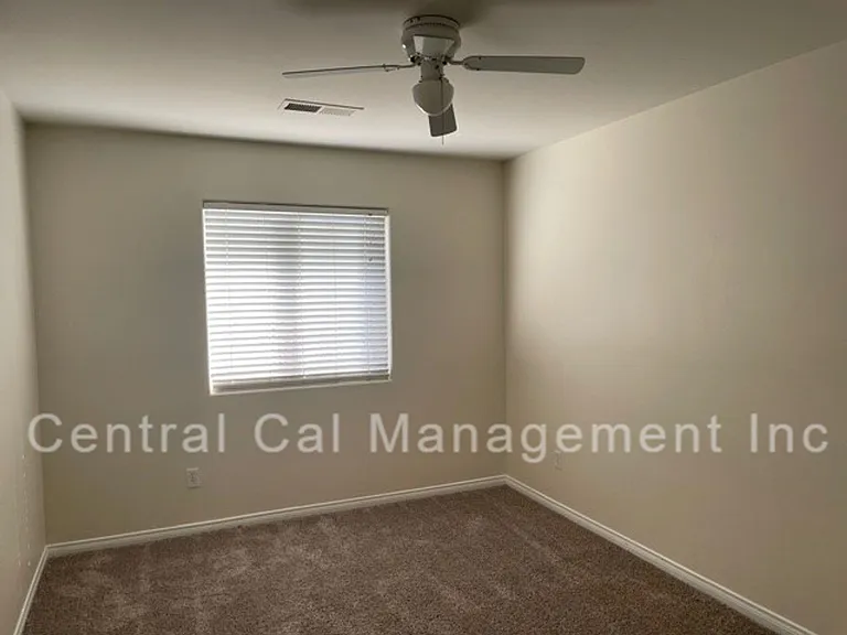 11902 Cedar Bluff Ave — Photo 10