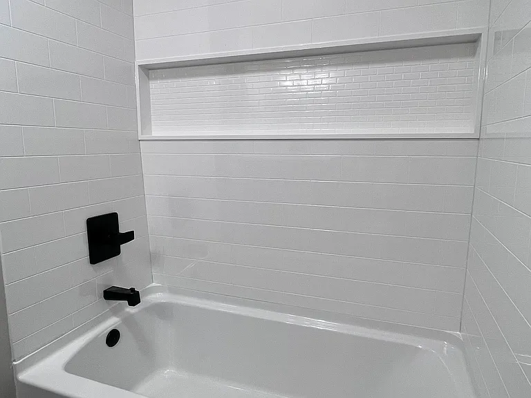 Fisher St Apartments — Photo 34