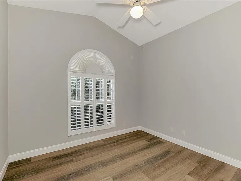 5271 Highbury Cir — Photo 36
