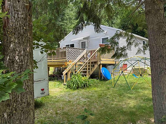 3rd image of 22 Chestnut Avenue