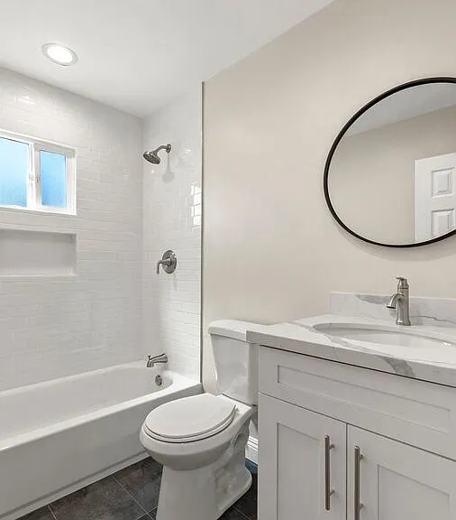 747 N Wilton Pl — Photo 8