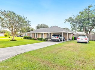 1530 Saint Charles St, Breaux Bridge, LA 70517