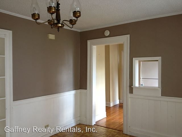 2nd image of 223 E Jefferies St