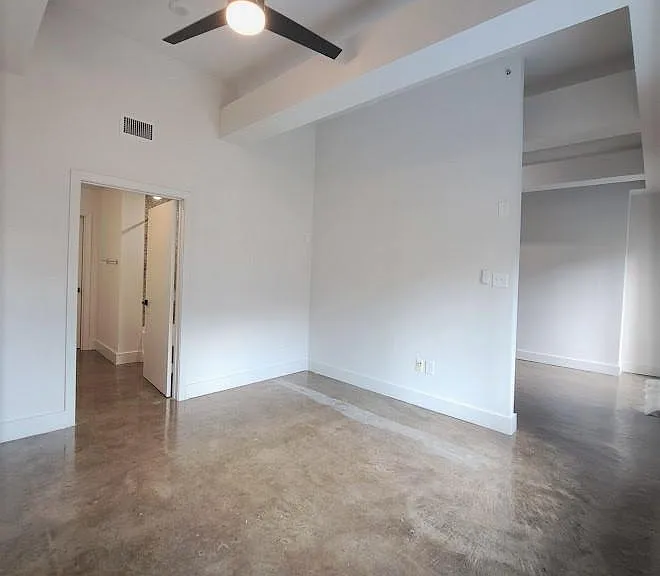 Dallas Power and Light Lofts — Photo 36