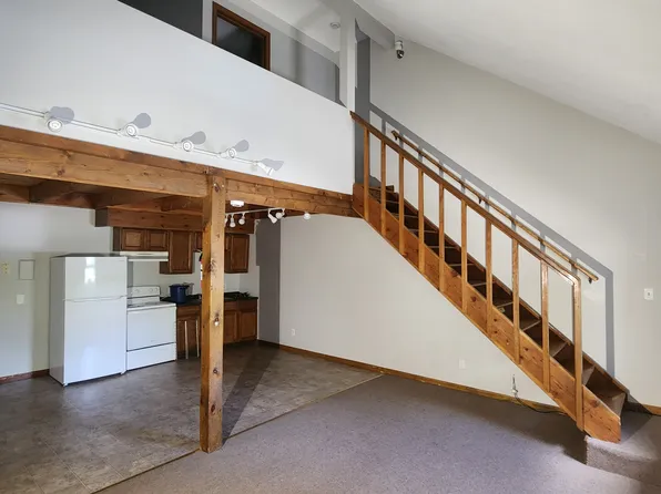 2 Conz St APT 74, Northampton, MA 01060