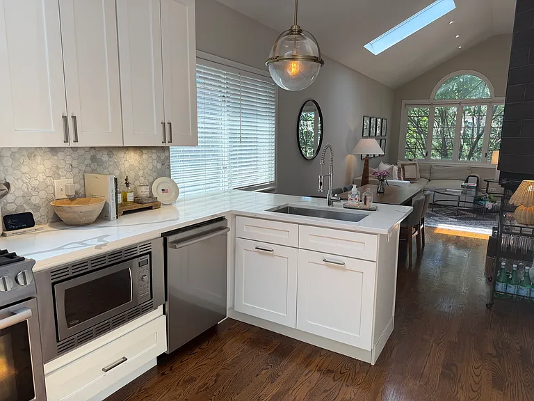 1529 N Bosworth Ave #3 — Photo 4