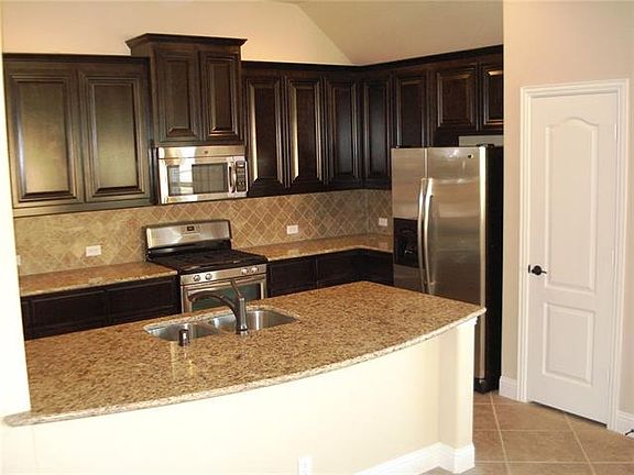 5th image of 1112 Haskell Dr