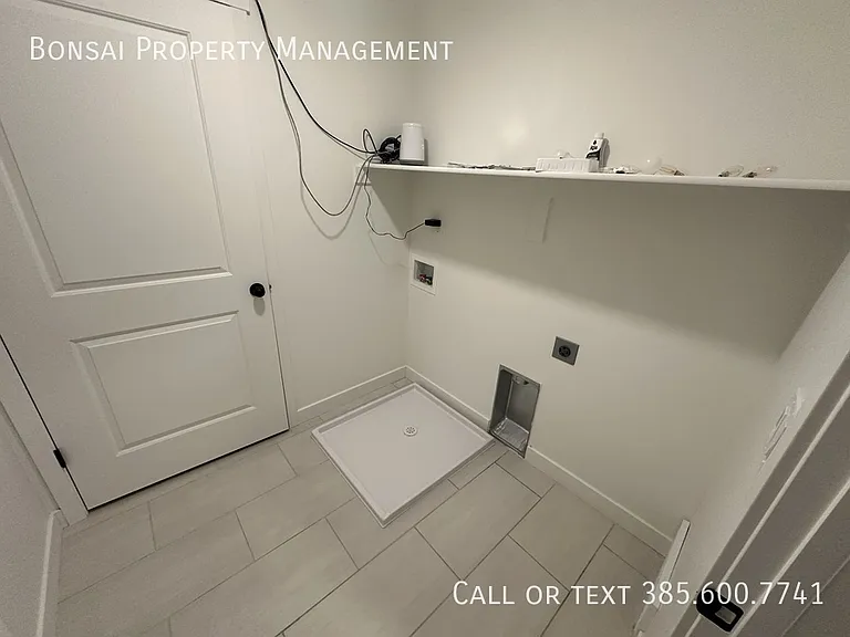 11723 S Leander Dr — Photo 11