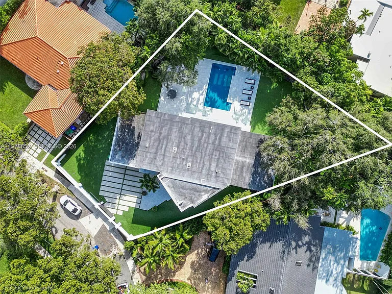56 Samana Dr — Photo 32