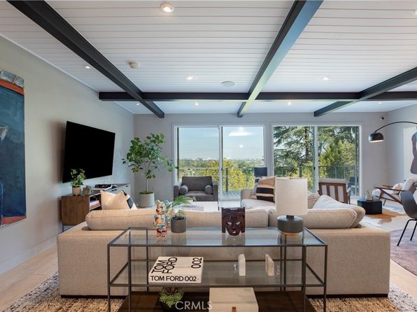 11661 Picturesque Dr, Studio City, CA 91604