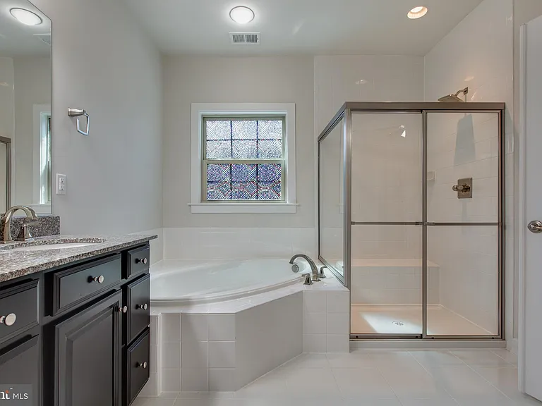 7311 Taylors Hill Ln — Photo 29