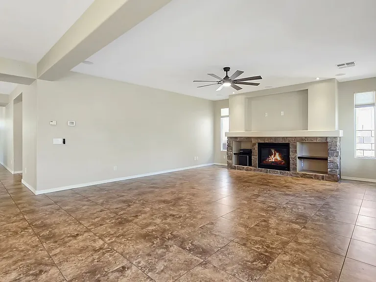 20737 W Valley View Dr — Photo 12