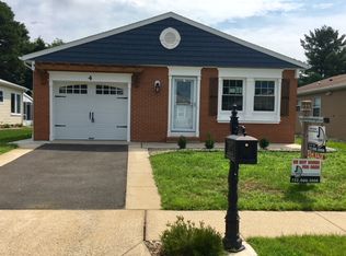4 Calalou Ct, Toms River, NJ 08757