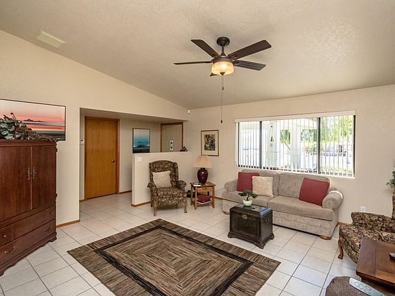 4th image of 1006 Pueblo Dr