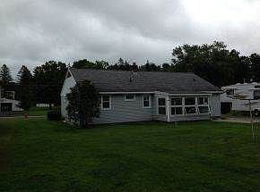 2nd image of 211 Sycamore Ln