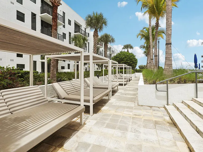 Adela At Mimo Bay — Photo 20