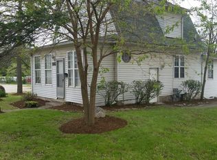 990 Saint Charles St, Elgin, IL 60120
