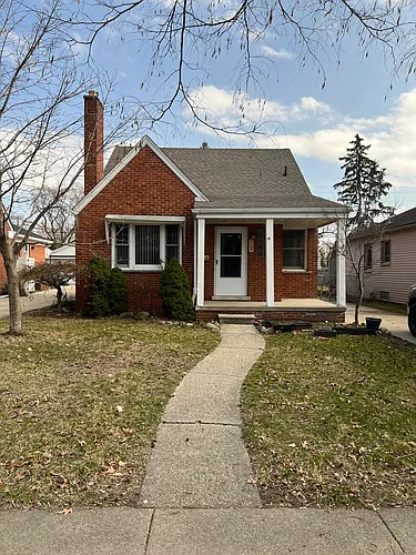 728 N Vernon St Photo 1