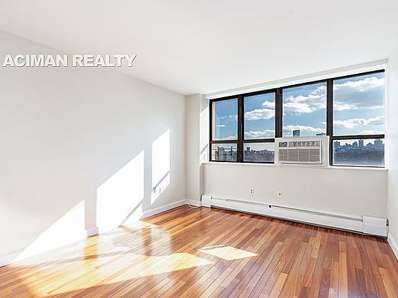 5th image of 301 W 110th St APT 16H
