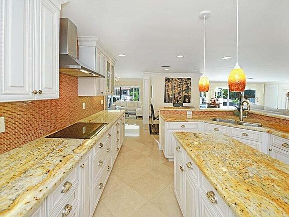 5th image of 885 NE Mulberry Dr