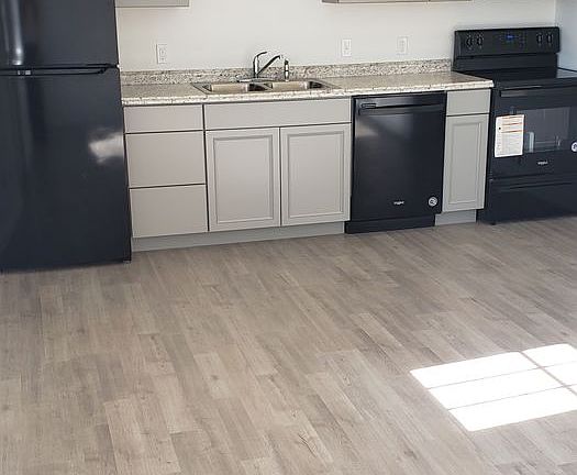 5th image of 403 Brookline #A
