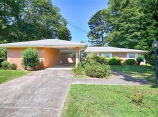 3720 Fieldcrest Rd, Winston Salem, NC 27127