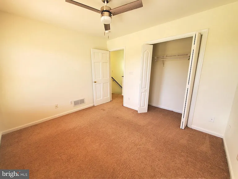 614 E Pebworth Rd — Photo 35