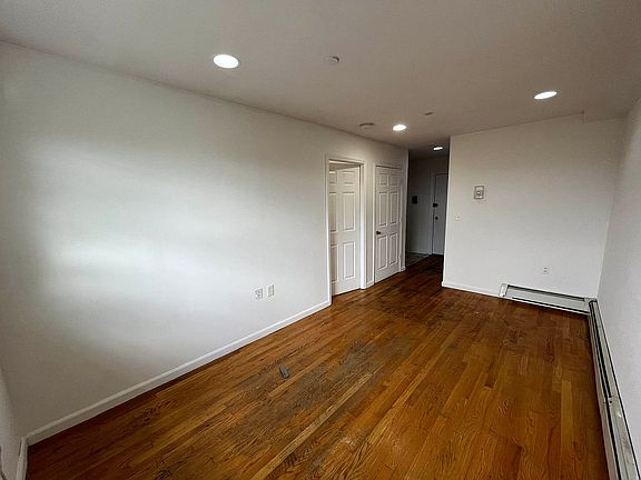 4th image of 78-11 31st Ave #3F
