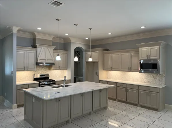 337 Lucille St, Irving, TX 75060