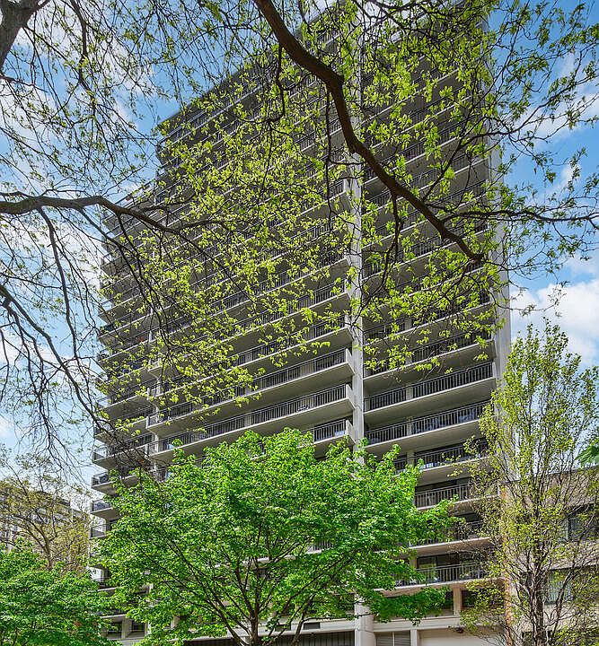 1st image of 1430 N Astor St APT 17A