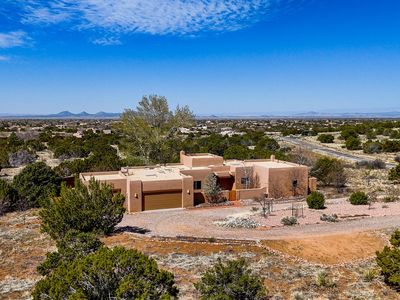 77 Camino Dimitrio, Santa Fe, NM, 87508