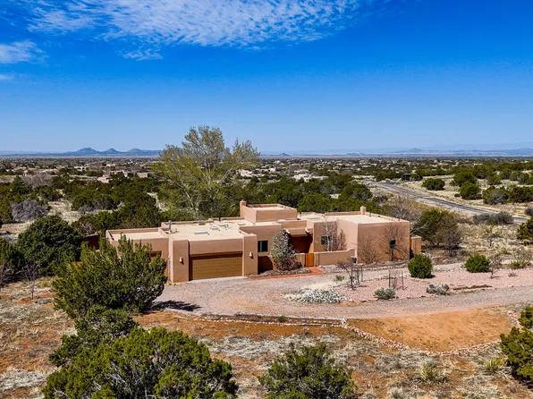 77 Camino Dimitrio, Santa Fe, NM 87508