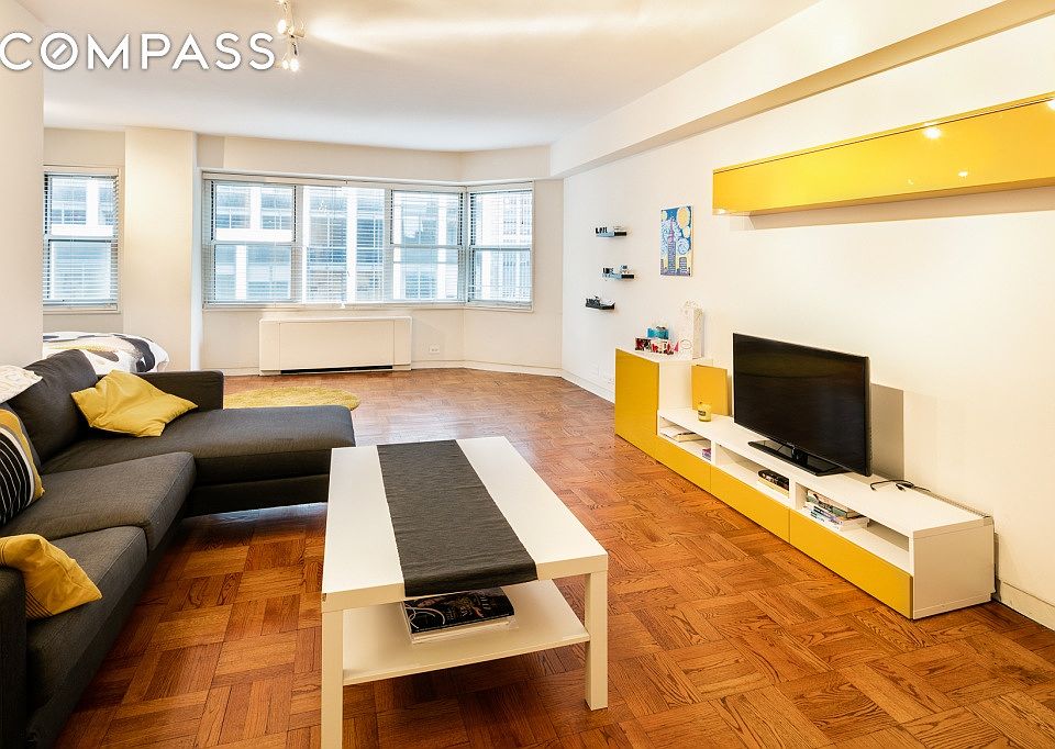 1st image of 77 W 55th St APT 21D