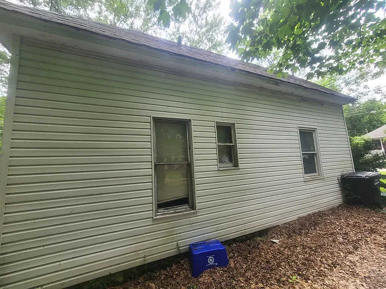 615 N Almond St — Photo 6