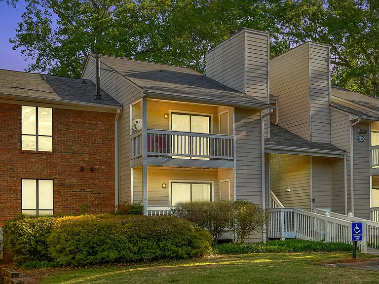 450 Waldan Cir — Photo 18