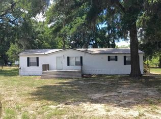 3910 NW 165th St, Reddick, FL 32686