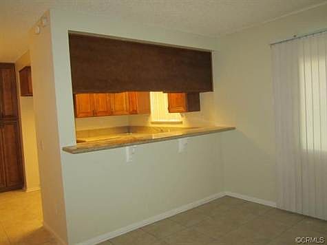 5th image of 1719 E Flora St