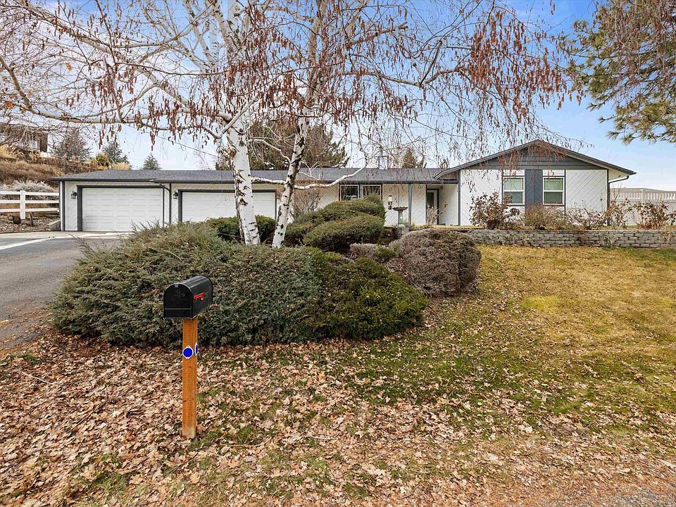 1st image of 715 S 46th Ave