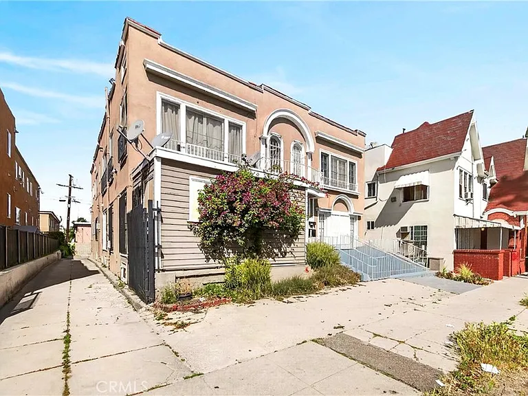 139 S Manhattan Pl — Photo 41