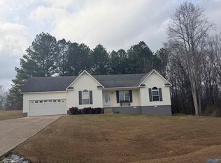 105 Rachel Ln, Hokes Bluff, AL 35903
