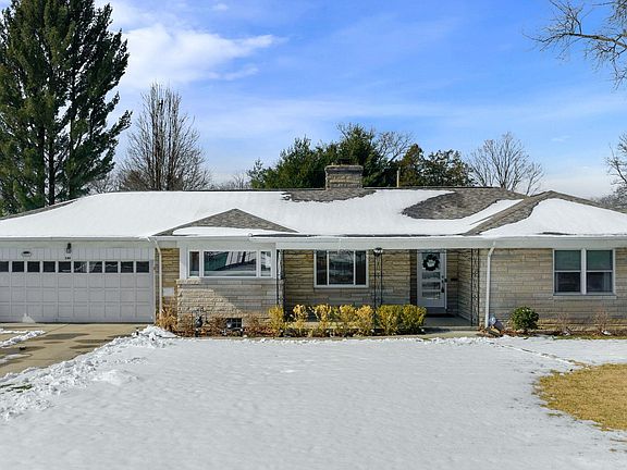 2nd image of 549 N Ironwood Dr